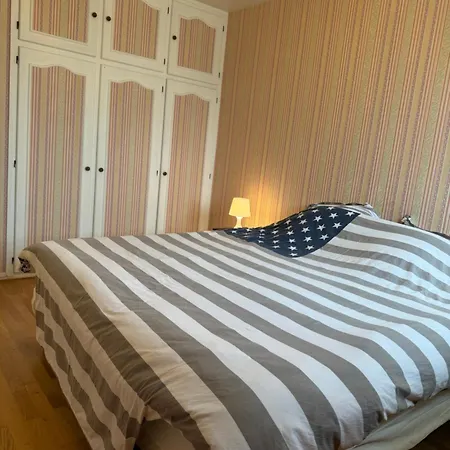 Apartment Periurbain De Paris Et Versailles *